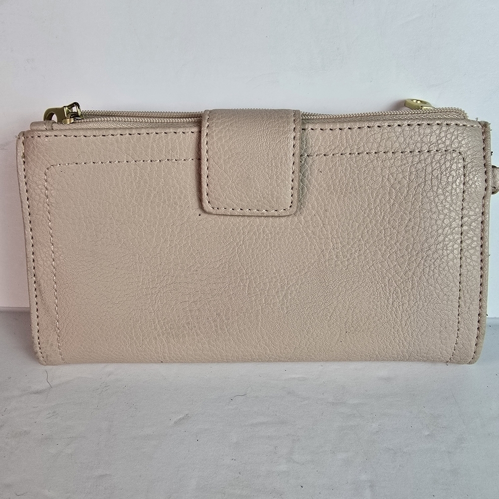 Relic Women's Light Pink Leather Wallet Zipper Snap Closure